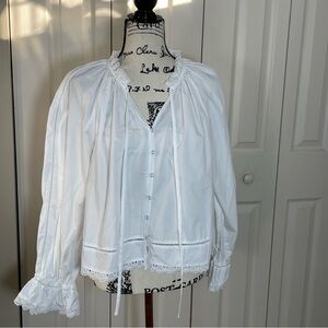 Free Assembly Women's LG  White 100% Cotton Blouse Lace Collar And Cuff Boxy Fit